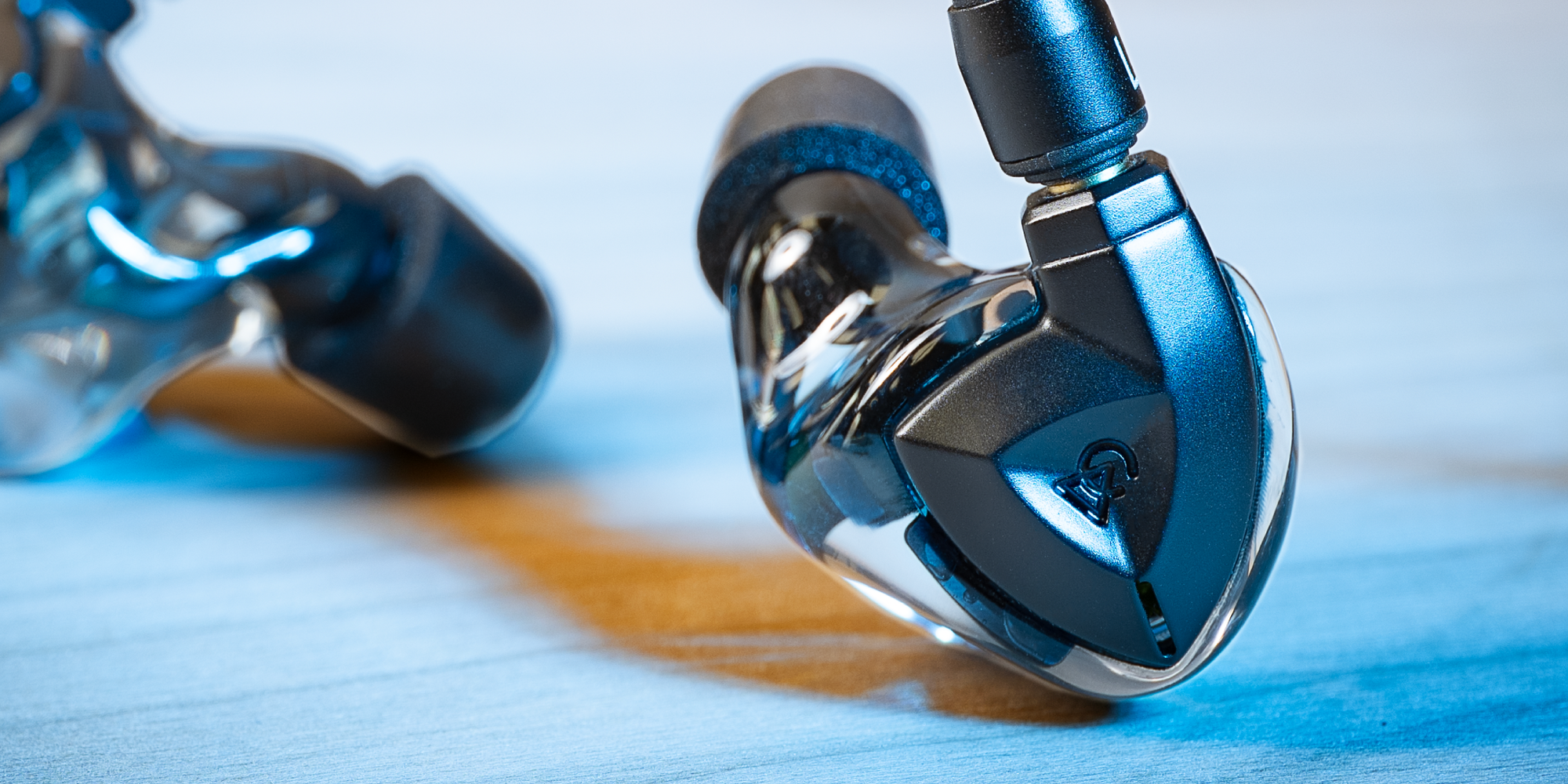 Clara – Campfire Audio x Alessandro Cortini IEMs